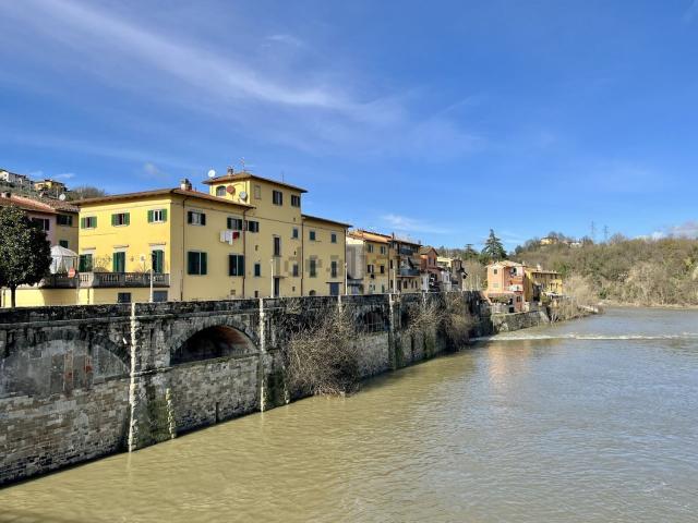 Appartamento in vendita di 120 m² in Via Francesco Petrarca, 39