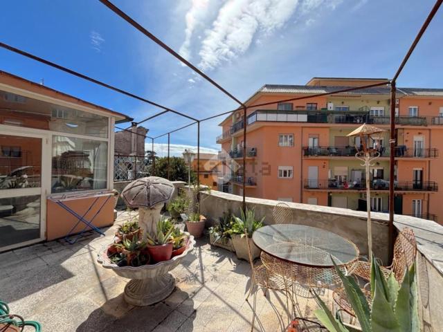 Appartamento in vendita di 120 m² in Via Fratelli Colabona, 11