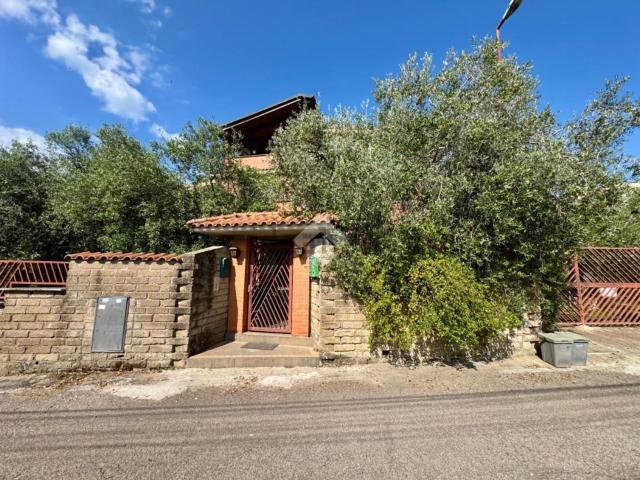 Appartamento in vendita di 120 m² in Via Fratelli Dorici, 42