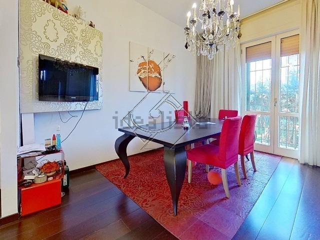 Appartamento in vendita di 120 m² in Via Fratelli Rosselli