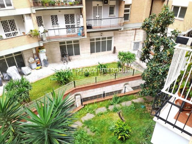 Appartamento in vendita di 120 m² in Via Oderisi da Gubbio