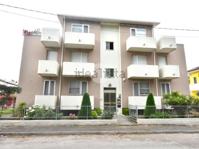 Appartamento in vendita di 120 m² in Via L. Amstrong, 1