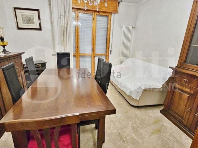Appartamento in vendita di 120 m² in Via Longarola