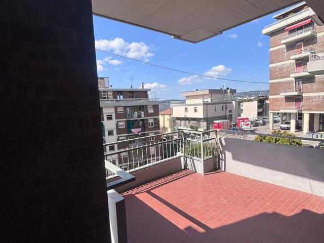 Appartamento in vendita di 120 m² in Via Laura, 1