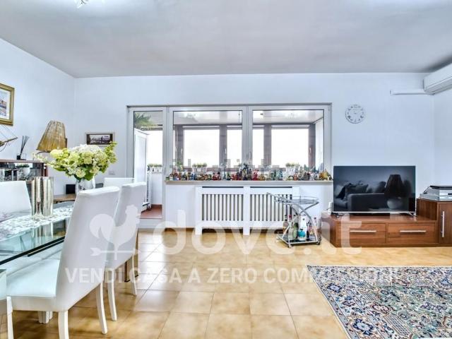 Appartamento in vendita di 120 m² in Via Laurentina, 800