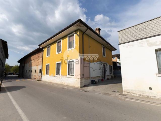 Appartamento in vendita di 120 m² in Via Lazzaretto, 33