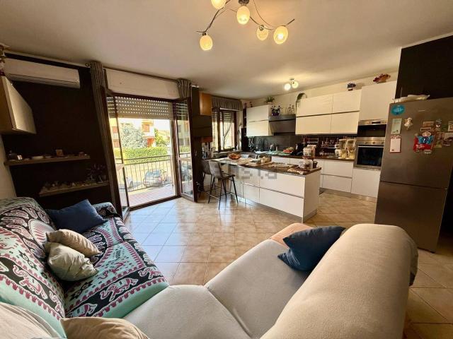 Appartamento in vendita di 120 m² in Via Lelio Basso, 32