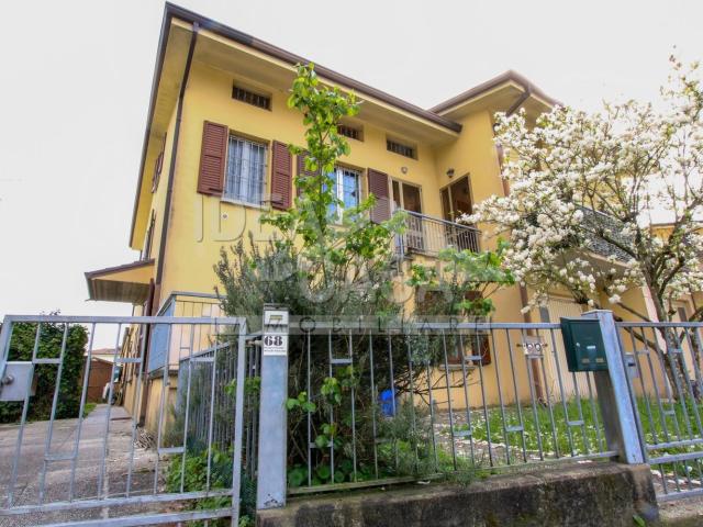 Appartamento in vendita di 120 m² in Via Lenin, 66