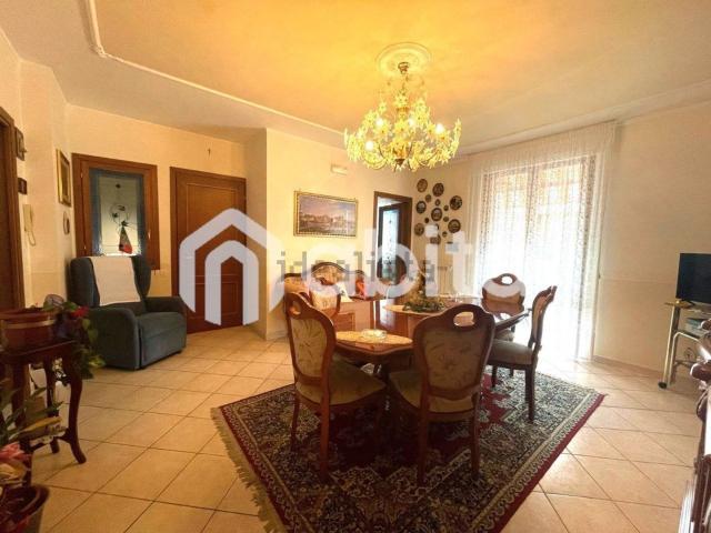Appartamento in vendita di 120 m² in Via Leona