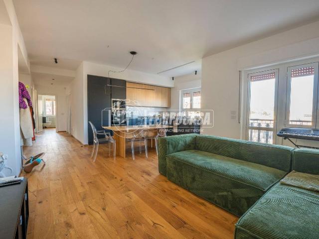 Appartamento in vendita di 120 m² in Via Leonardo Bianchi