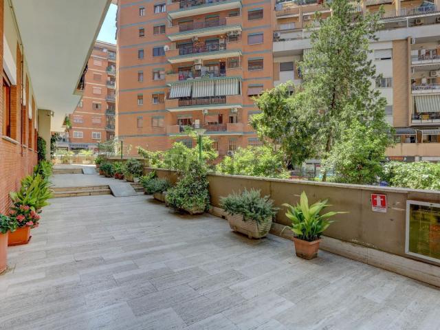 Appartamento in vendita di 120 m² in Via Lucio Manlio Vulsone, 3