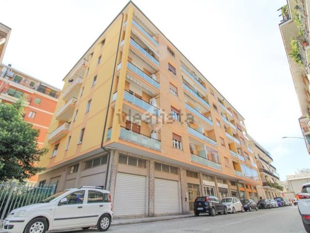 Appartamento in vendita di 120 m² in Via Luciano Zuccoli, 22