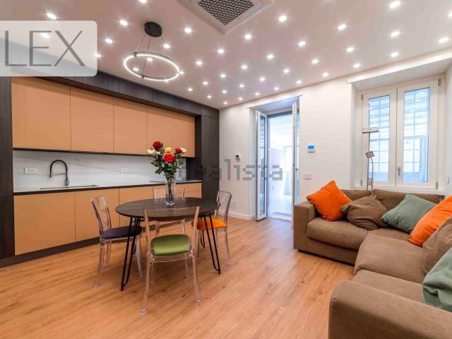 Appartamento in vendita di 120 m² in Via Lucrino