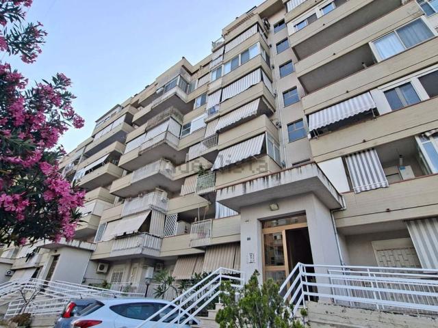 Appartamento in vendita di 120 m² in Via Luigi Cosenz, 6