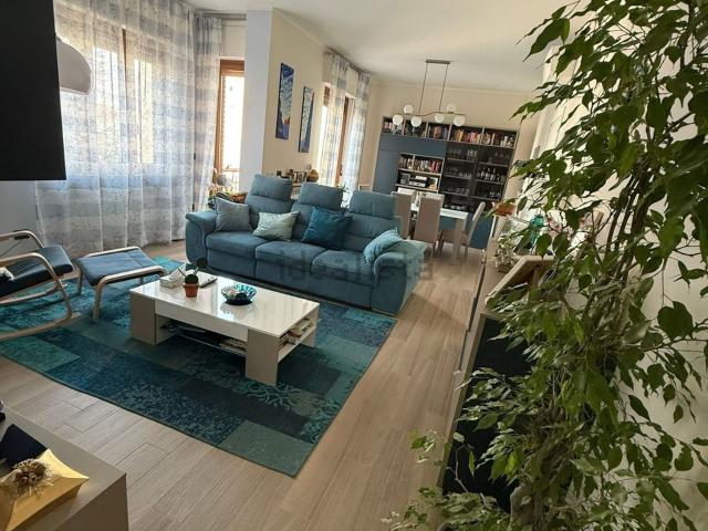 Appartamento in vendita di 120 m² in Via Luigi Galvani
