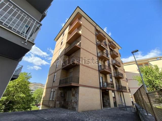 Appartamento in vendita di 120 m² in Via Luigi Falconi, 129