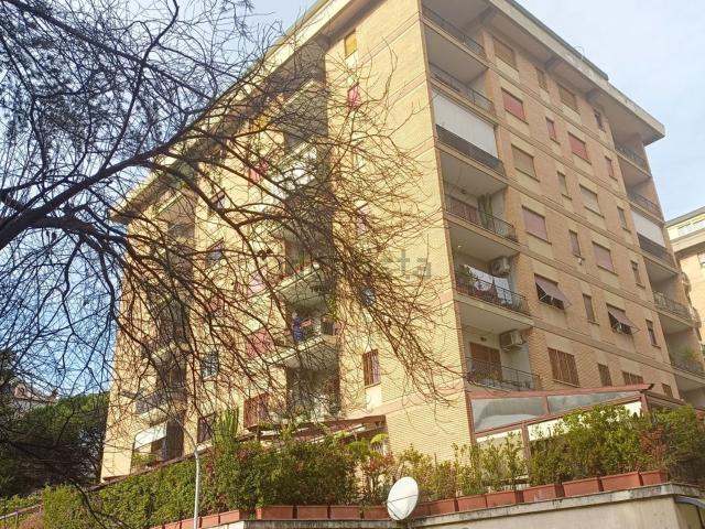 Appartamento in vendita di 120 m² in Via Luigi Lilio, 51