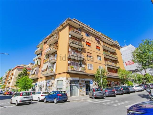 Appartamento in vendita di 120 m² in Via Luigi Ronzoni