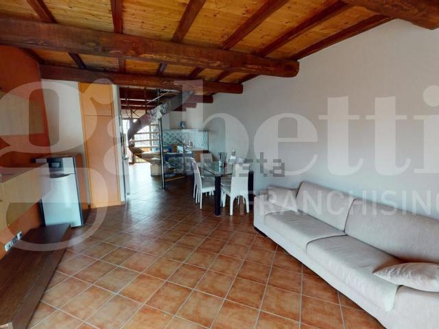 Appartamento in vendita di 120 m² in Via Monte Cucco