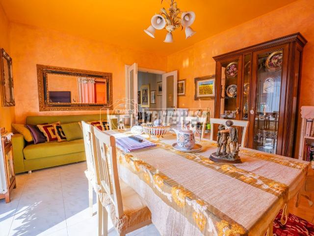 Appartamento in vendita di 120 m² in Via Montefeltro, 19