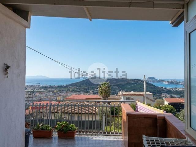 Appartamento in vendita di 120 m² in Via Monterusso, 90