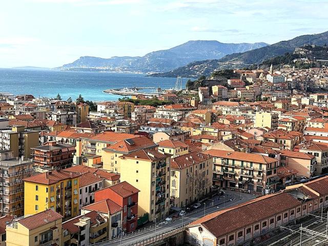 Appartamento in vendita di 120 m² in Via Maule, 24