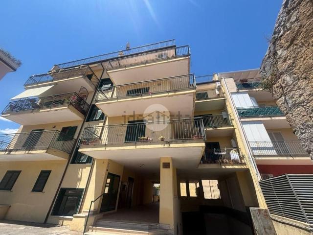 Appartamento in vendita di 120 m² in Via Maggiore Salvatore Arena, 22