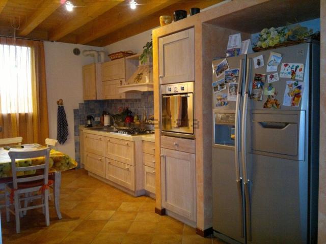 Appartamento in vendita di 120 m² in Via Mambrotta, 12