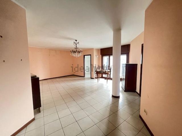 Appartamento in vendita di 120 m² in Via Mantova