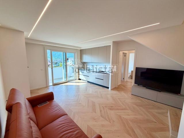 Appartamento in vendita di 120 m² in Via Marmolada, 8