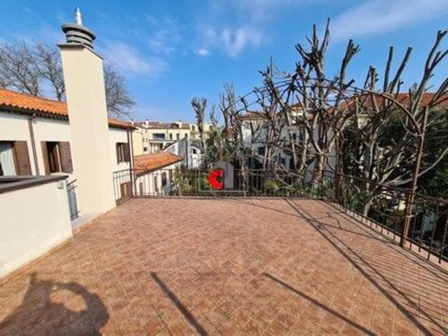 Appartamento in vendita di 120 m² in Via Marsala