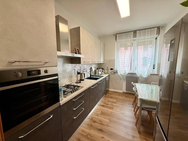 Appartamento in vendita di 120 m² in Via Martiri della Divisione Acqui, 12