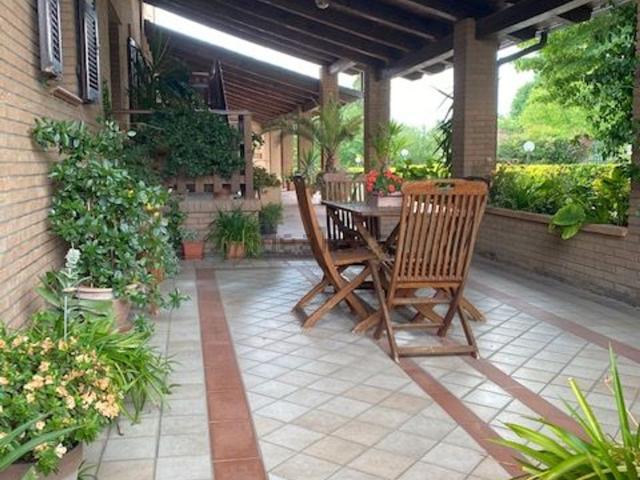 Appartamento in vendita di 120 m² in Via Martiri della Libertà