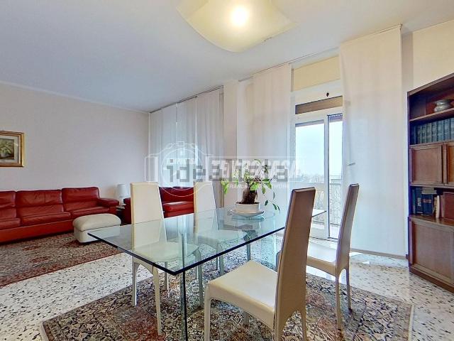 Appartamento in vendita di 120 m² in Via Mentana, 33