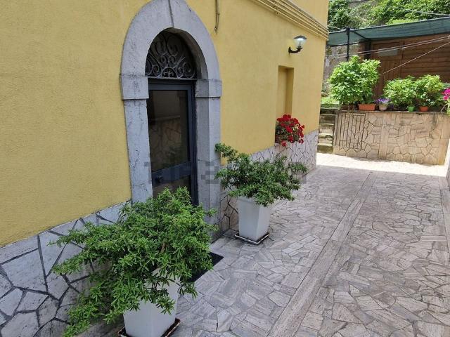 Appartamento in vendita di 120 m² in Via Nazionale Tiburtina, 25