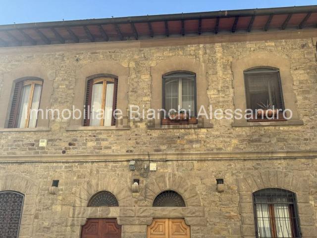 Appartamento in vendita di 120 m² in Via Niccolò da Uzzano