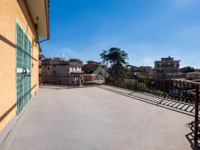 Appartamento in vendita di 120 m² in Via S. d&apos Acquisto, 12