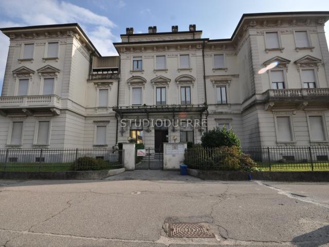 Appartamento in vendita di 120 m² in Via Salvo D&apos Acquisto