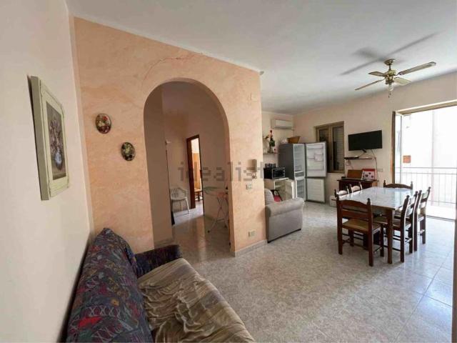 Appartamento in vendita di 120 m² in Via Salvo D&apos Acquisto, 3
