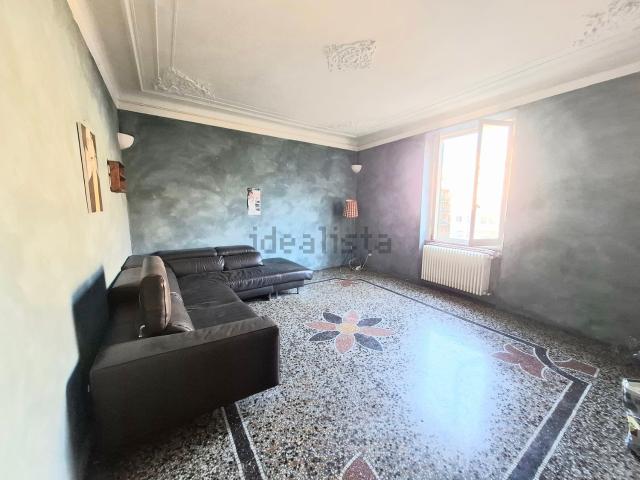 Appartamento in vendita di 120 m² in Via Sampierdarena, 107