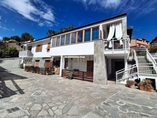 Appartamento in vendita di 120 m² in Via San Damiano