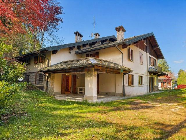 Appartamento in vendita di 120 m² in Via San F. Cabrini, 12