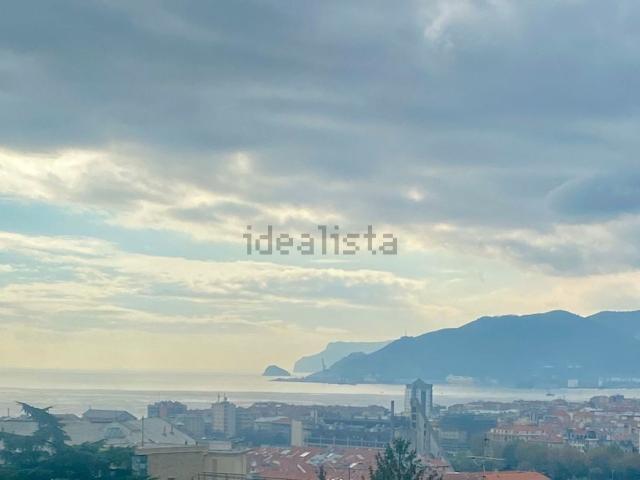 Appartamento in vendita di 120 m² in Via San Francesco D&apos Assisi, 1