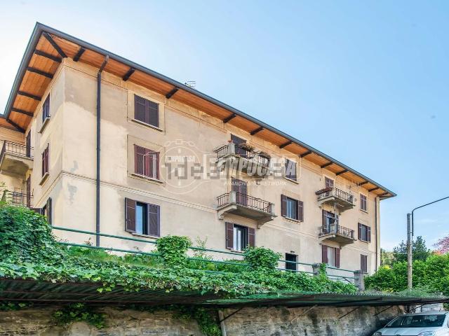 Appartamento in vendita di 120 m² in Via Sant&apos Eutichio, 15