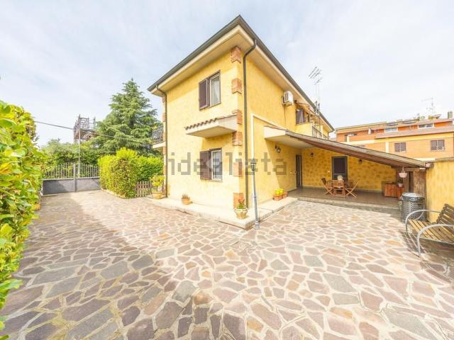 Appartamento in vendita di 120 m² in Via Sant&apos Elpidio a Mare, 1