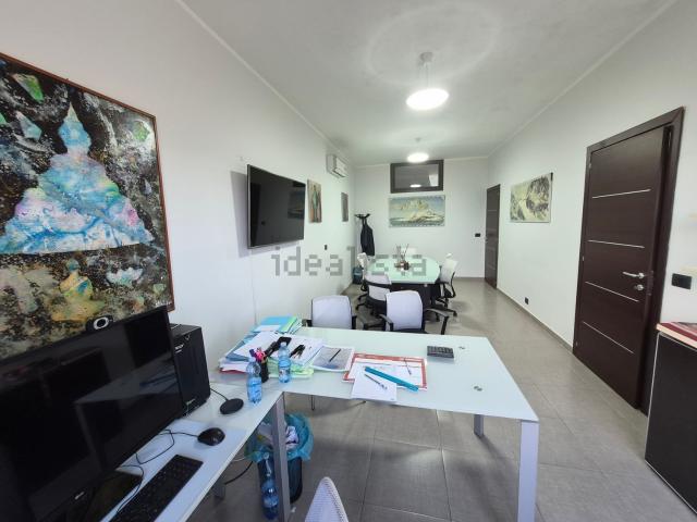 Appartamento in vendita di 120 m² in Via Sant&apos Umile da Bisignano, 11