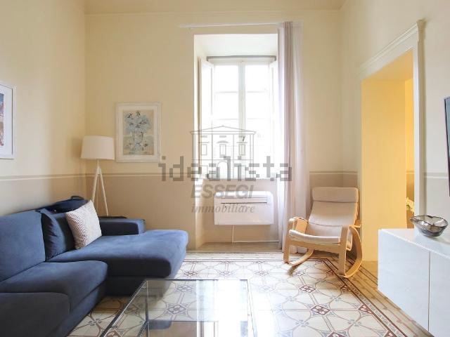 Appartamento in vendita di 120 m² in Via Santa Chiara, 12