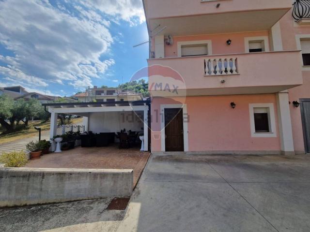 Appartamento in vendita di 120 m² in Via Santa Chiara, 4