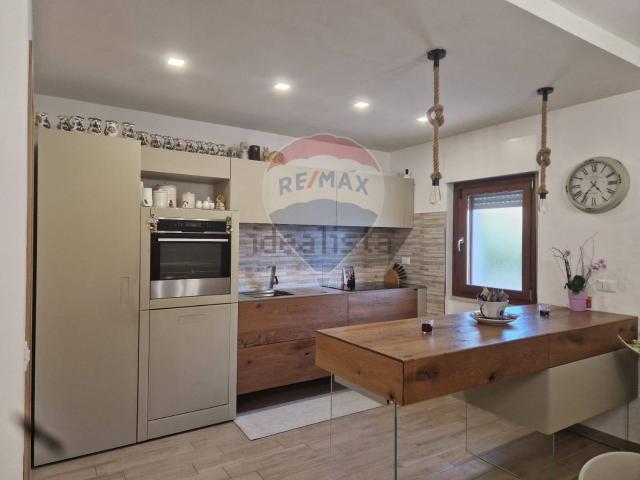 Appartamento in vendita di 120 m² in Via Santa Chiara, 4