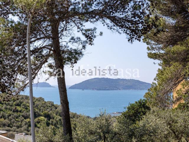 Appartamento in vendita di 120 m² in Via Santa Teresa, 2